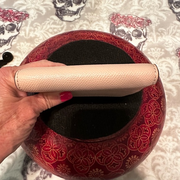 Michael Kors Saffiano Leather Trifold Wallet *GREAT CONDITION* - Picture 7 of 14